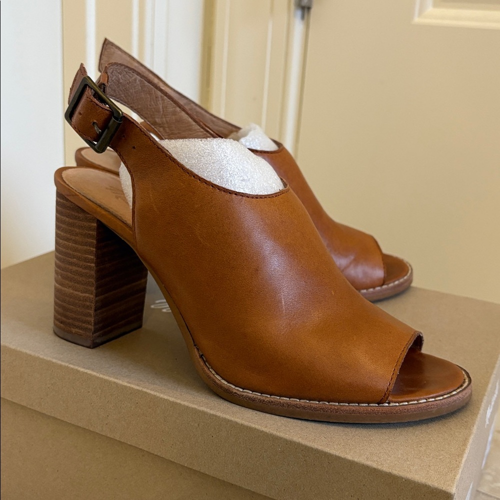 Madewell Stacked-Heel Slingback Sandals in English Saddle